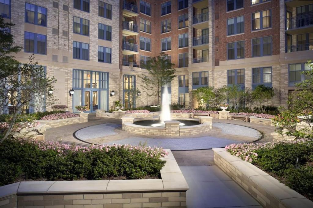 Upscale Comfort Next To Metro And Dining Arlington