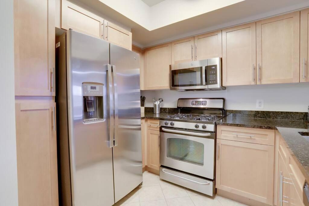 Apartment Upscale Comfort Next To Metro And Dining *