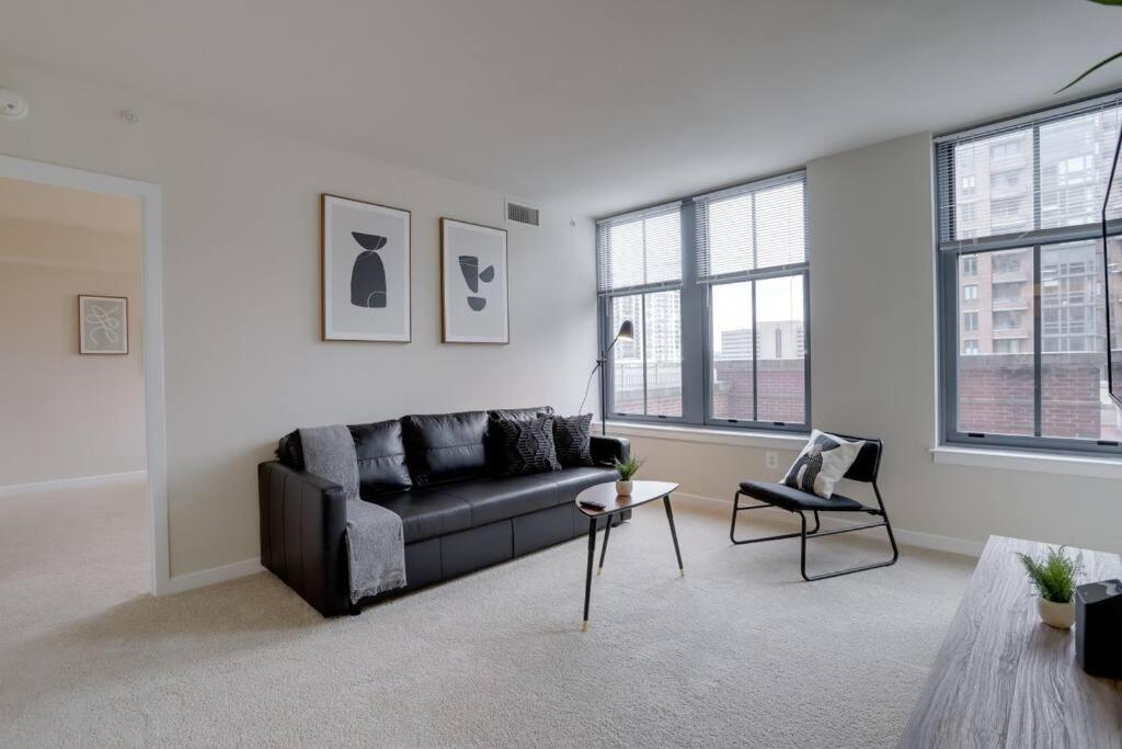 Upscale Comfort Next To Metro And Dining Arlington