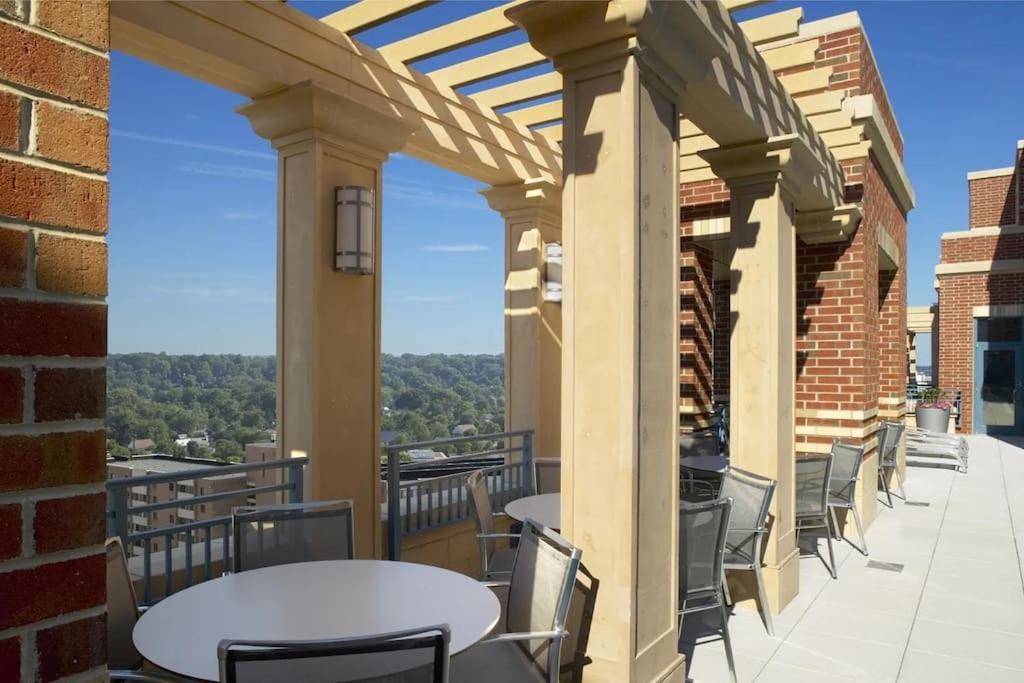 Upscale Comfort Next To Metro And Dining * Arlington